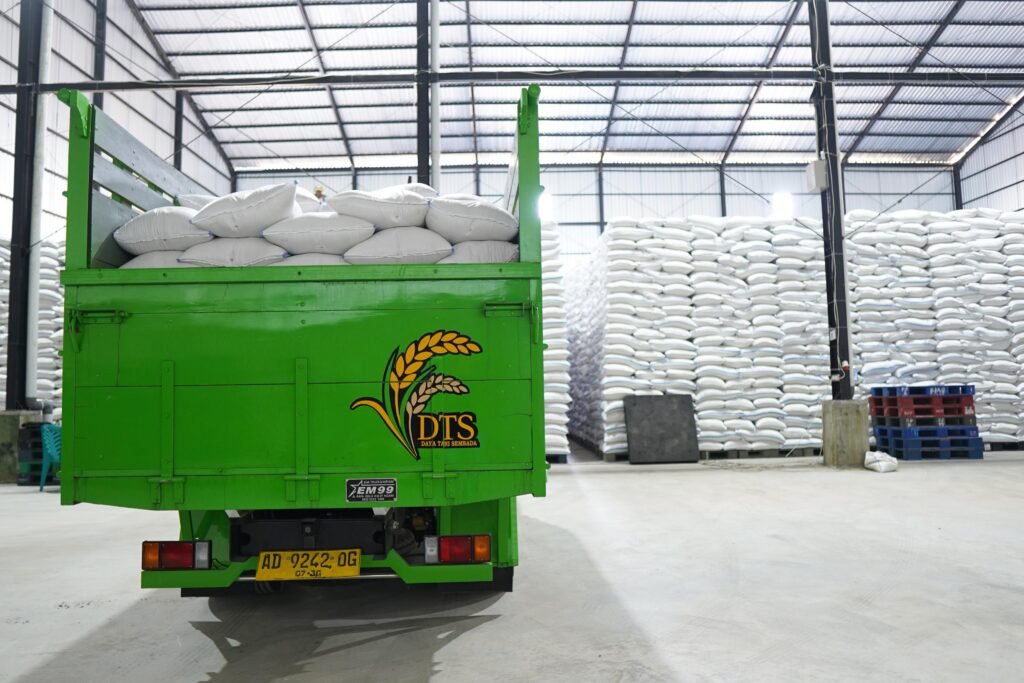 Logistik Handal: Menjamin Pasokan Beras Berkualitas Tepat Waktu